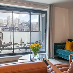  Apartment The Quadrant - The Larsen