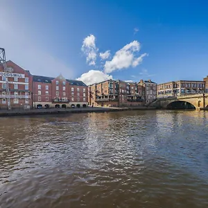  Apartment Woodsmill Quay Riverside - Heart Of